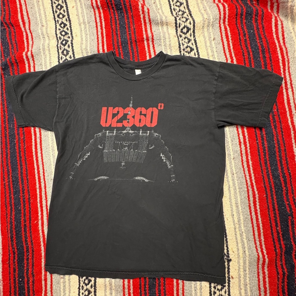U2 360 Degrees 2011 Tour Concert T-Shirt Size Large